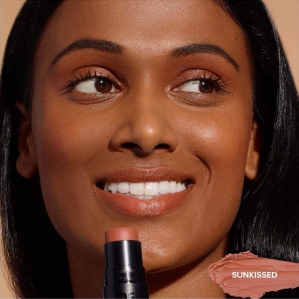 NUDESTIX Nudies Matte All Over Face Bronze Color in Sunkissed NIB - Picture 4 of 10